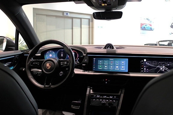 Porsche Macan 4S 14 of 18