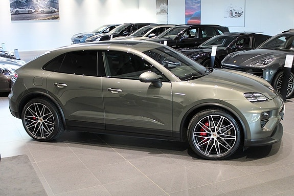 Porsche Macan 4S 10 of 18