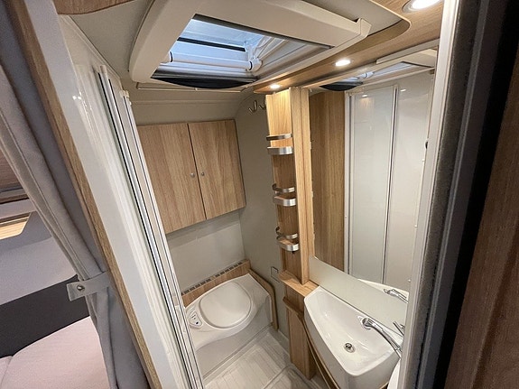 Knaus Skywave 650 ALDE/Automat/Solcell/Litium/Cykelställ 18 of 30