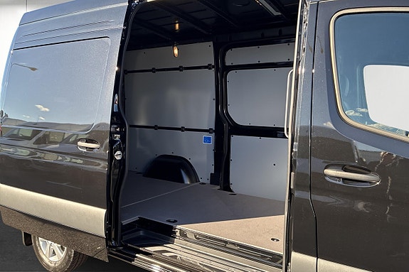 Mercedes-Benz Sprinter 319 15 of 16