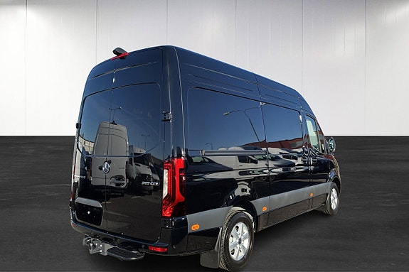 Mercedes-Benz Sprinter 319 3 of 16