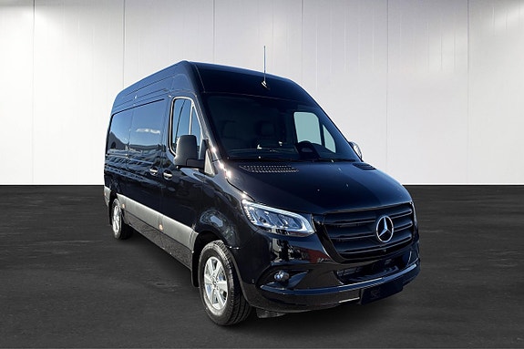 Mercedes-Benz Sprinter 319 2 of 16