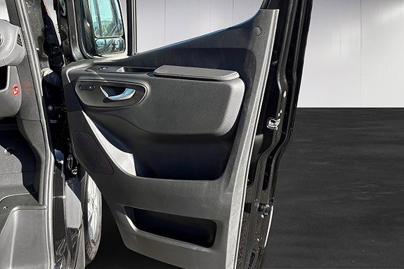 Mercedes-Benz Sprinter 319 13 of 16