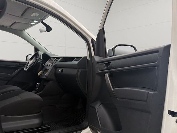Volkswagen Caddy Alltrack 27 of 30