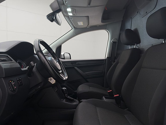 Volkswagen Caddy Alltrack 16 of 30