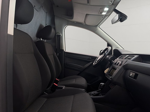 Volkswagen Caddy Alltrack 26 of 30