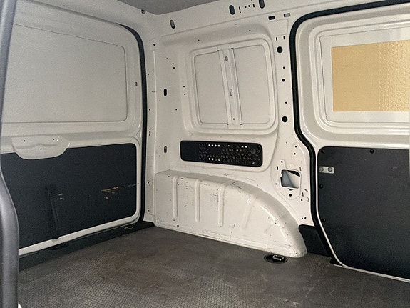 Volkswagen Caddy Alltrack 14 of 30