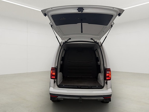 Volkswagen Caddy Alltrack 13 of 30