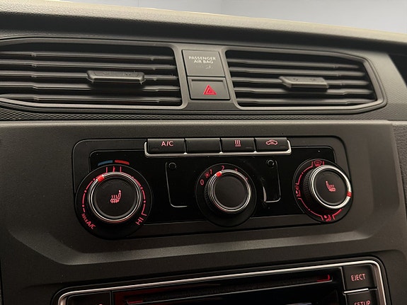 Volkswagen Caddy Alltrack 24 of 30