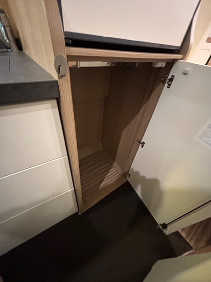 Carthago Malibu Van 600 DB Automat / 150 hk / Solcell / 5,99 / Extraljus / 3.500 15 of 21
