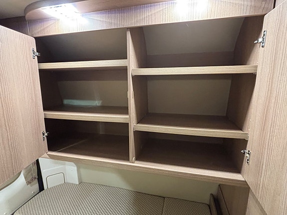 Carthago Malibu Van 600 DB Automat / 150 hk / Solcell / 5,99 / Extraljus / 3.500 13 of 21