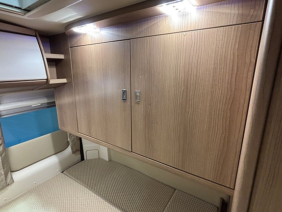 Carthago Malibu Van 600 DB Automat / 150 hk / Solcell / 5,99 / Extraljus / 3.500 12 of 21