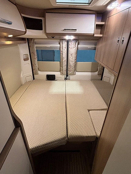 Carthago Malibu Van 600 DB Automat / 150 hk / Solcell / 5,99 / Extraljus / 3.500 11 of 21