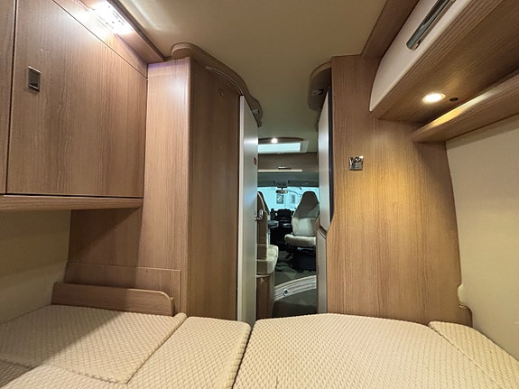 Carthago Malibu Van 600 DB Automat / 150 hk / Solcell / 5,99 / Extraljus / 3.500 14 of 21