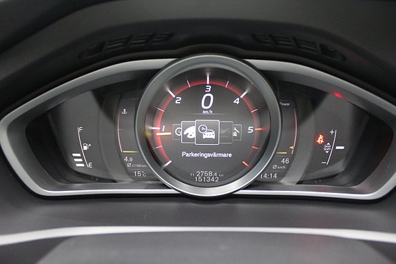 Volvo V40 Cross Country 15 of 20
