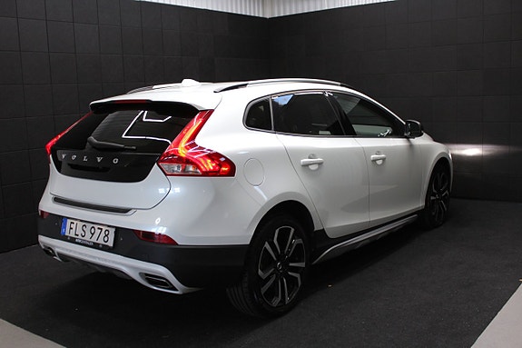 Volvo V40 Cross Country 6 of 20