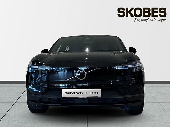 Volvo EX30 2 of 28