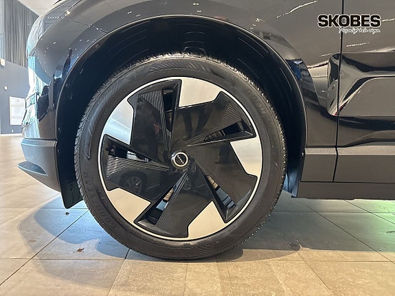 Volvo EX30 18 of 28