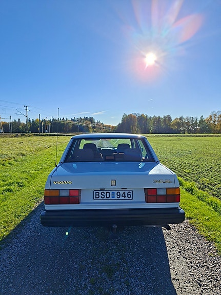 Volvo 740 5 of 13
