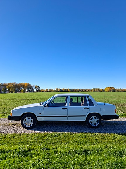 Volvo 740 3 of 13