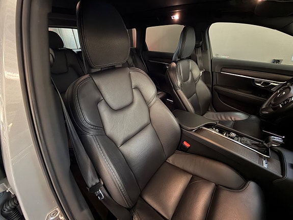 Volvo V90 Cross Country 8 of 18