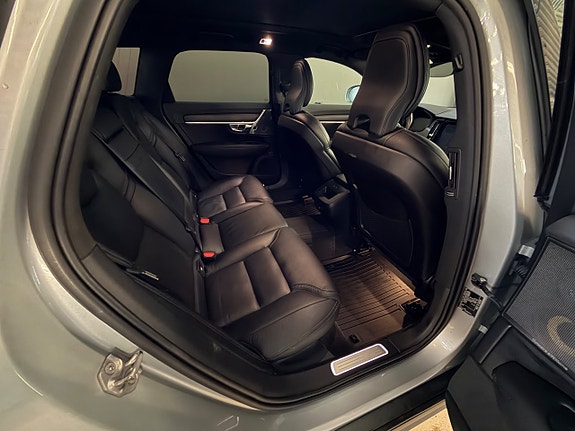 Volvo V90 Cross Country 9 of 18