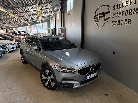 Volvo V90 Cross Country 6 of 18