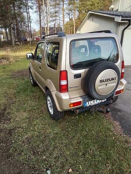 Suzuki Jimny 2 of 3