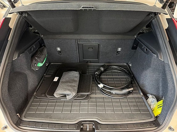 Volvo EX40 24 of 28
