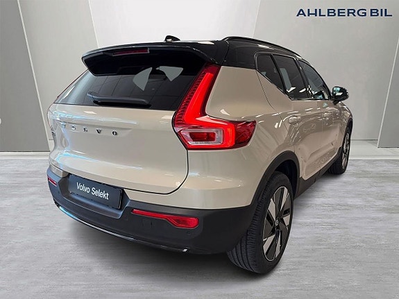 Volvo EX40 5 of 28