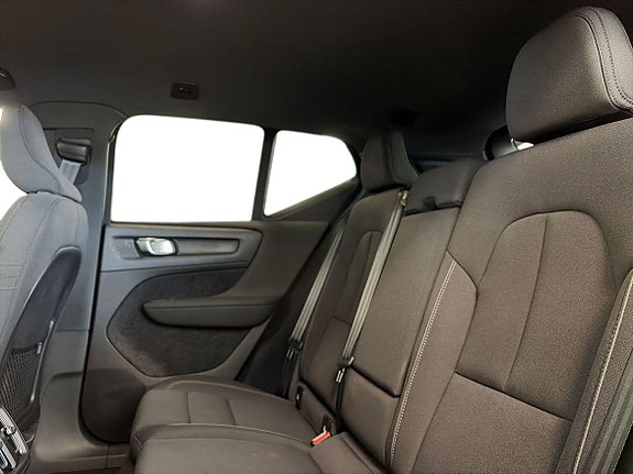 Volvo EX40 21 of 28
