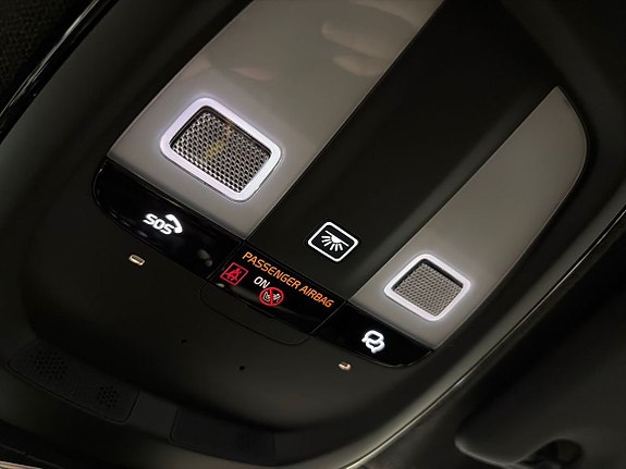 Volvo EX40 19 of 28