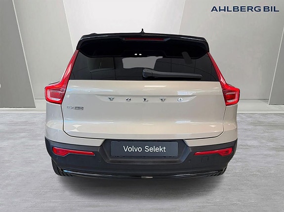 Volvo EX40 6 of 28