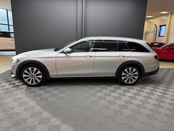 Mercedes-Benz E220 d 3 of 14
