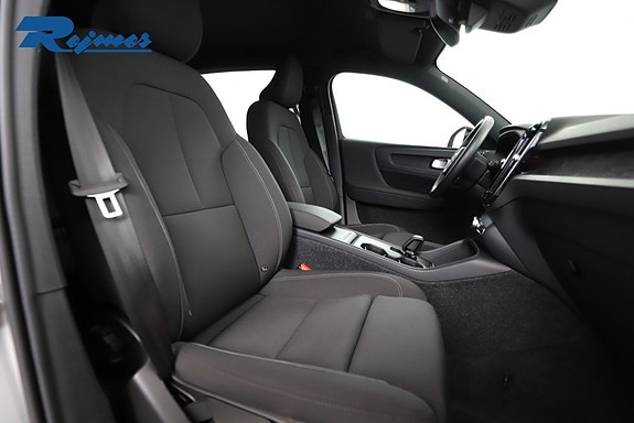 Volvo EX40 26 of 30