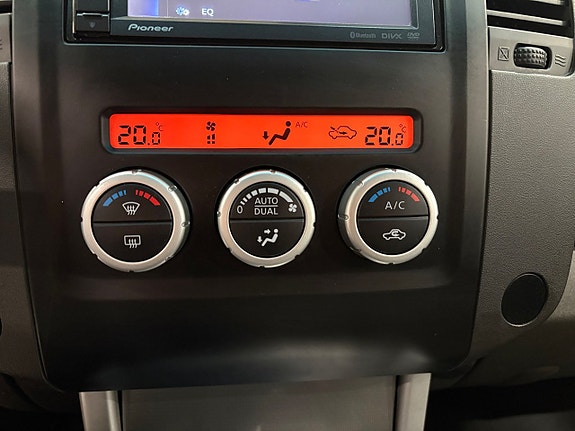 Nissan Navara D40 2.5 dCi 190 ch 4x4 BVA – Double Cabine – Caméra – GPS – 118 000 km