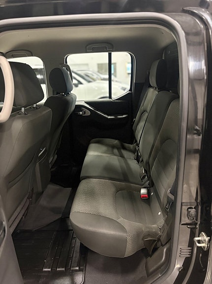 Nissan Navara D40 2.5 dCi 190 ch 4x4 BVA – Double Cabine – Caméra – GPS – 118 000 km
