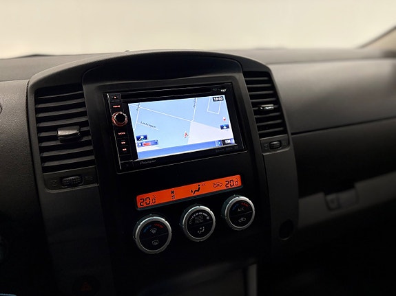 Nissan Navara D40 2.5 dCi 190 ch 4x4 BVA – Double Cabine – Caméra – GPS – 118 000 km
