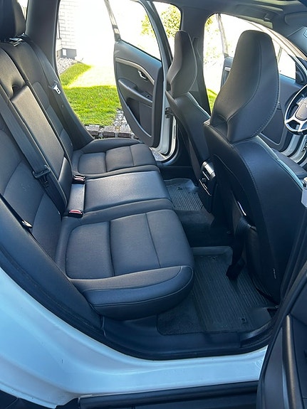 Volvo XC70 5 of 6
