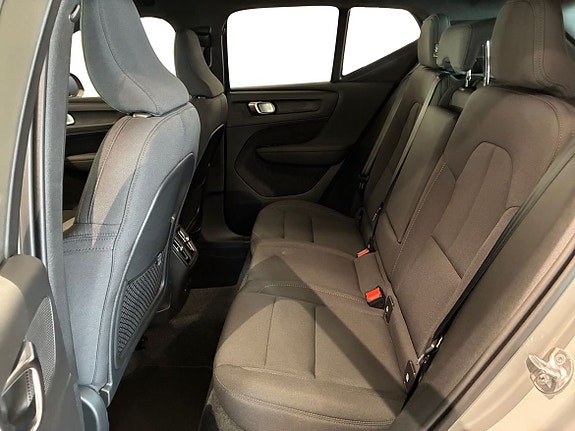 Volvo EX40 6 of 13