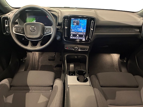Volvo EX40 5 of 13