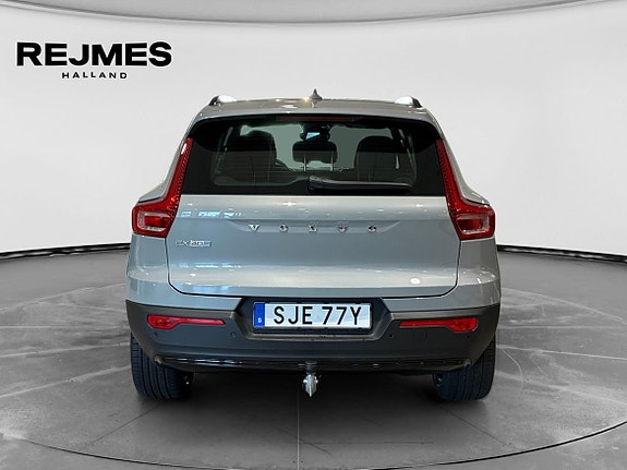 Volvo EX40 7 of 13