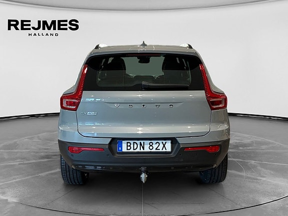 Volvo EX40 10 of 16