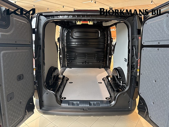 Kia PV5 14 of 14
