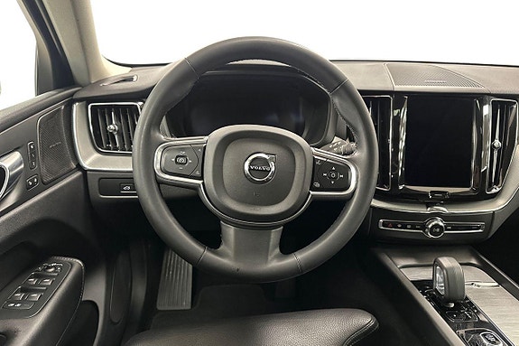 Volvo XC60 14 of 30