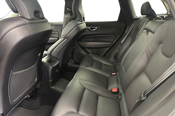 Volvo XC60 12 of 30