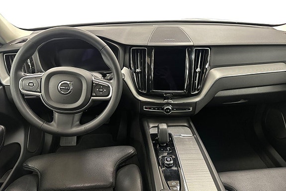 Volvo XC60 13 of 30