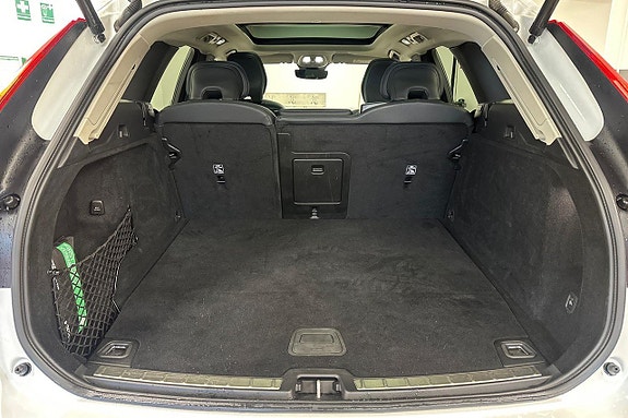 Volvo XC60 25 of 30