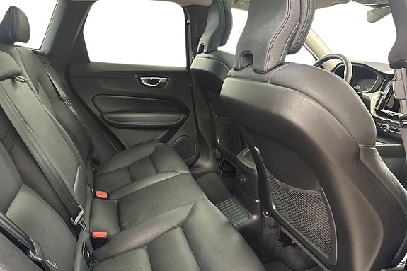 Volvo XC60 11 of 30
