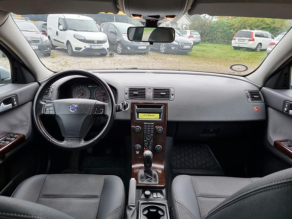 Volvo S40 8 of 12